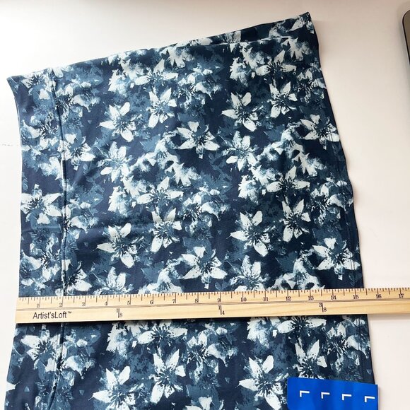 NEW Tranquility Active Skort Navy Blue Floral Built-in Shorts - Size Large - Picture 7 of 8